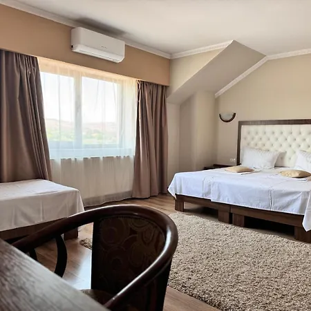 Hanul Domnesc Imperial & Hotel *